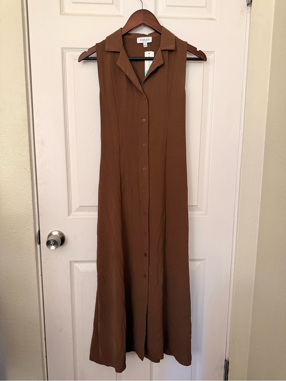 Gilli Brown Sleeveless Button-Front Maxi Dress